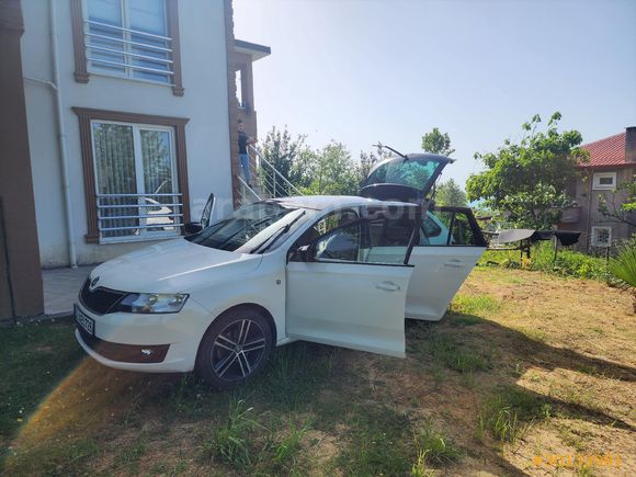 Sahibinden Skoda Rapid 1.6 TDI Spaceback Elegance 2015 Model