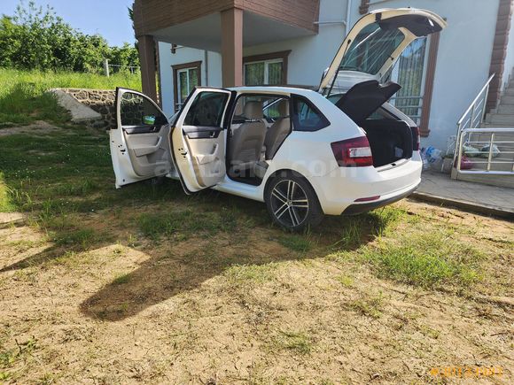 Sahibinden Skoda Rapid 1.6 TDI Spaceback Elegance 2015 Model