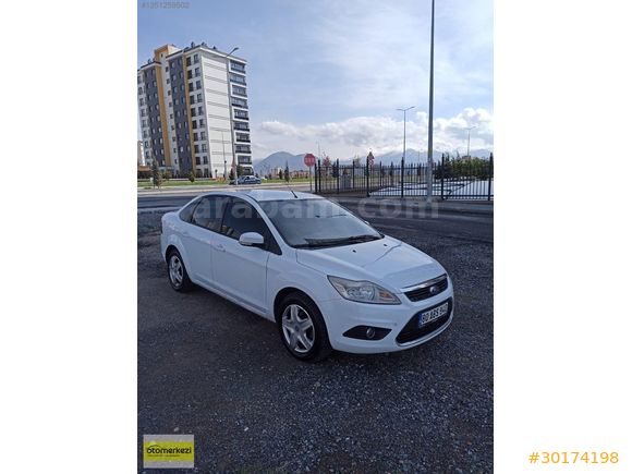 DEĞİŞENSİZ KREDİ KARTINA 12 TAKSİT FORD FOCUS 1.6 TDCI MANUEL