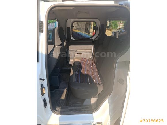 Sahibinden Ford Tourneo Courier 1.0 EcoBoost Deluxe 2025 Model