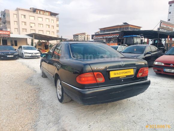 Galeriden Mercedes - Benz E 200 Elegance 1996 Model Adıyaman