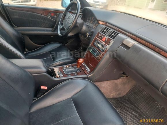 Galeriden Mercedes - Benz E 200 Elegance 1996 Model Adıyaman