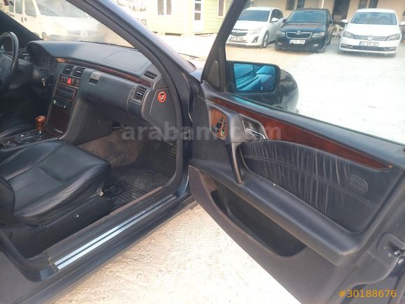 Galeriden Mercedes - Benz E 200 Elegance 1996 Model Adıyaman