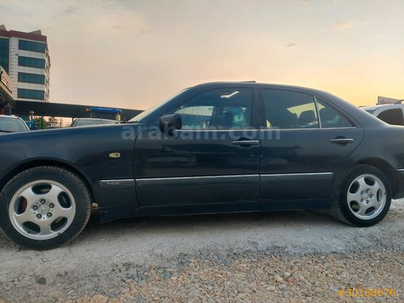 Galeriden Mercedes - Benz E 200 Elegance 1996 Model Adıyaman