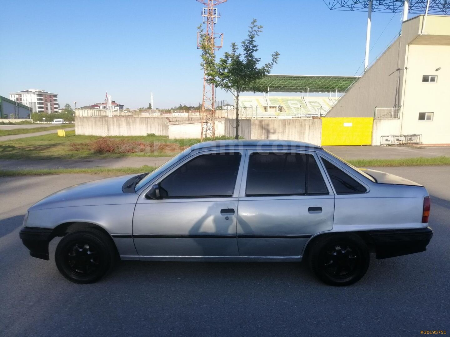 Sahibinden Opel Kadett 1.4 1990 Model Samsun 114.581 km Gri (Gümüş) 2