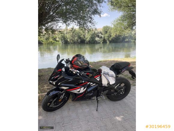 KASK,MONT,ELDİVEN bütün ekipmanlar dahil