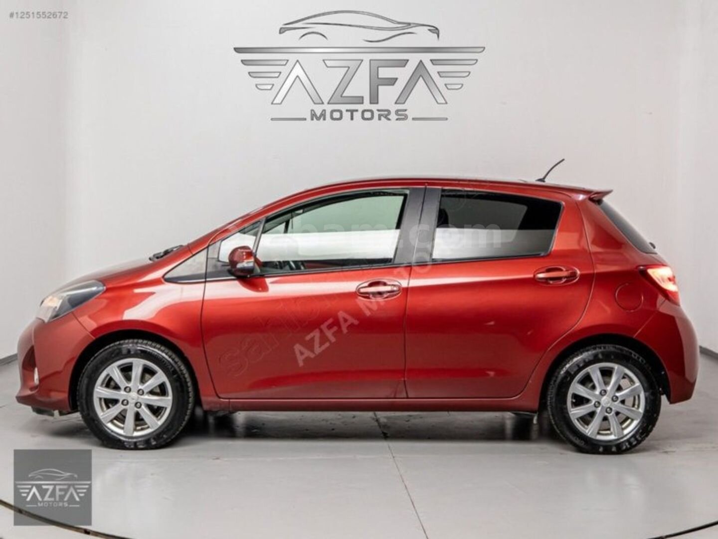 Galeriden Toyota Yaris 1.33 Style Red Skypack 2015 Model İstanbul 133.000 km Kırmızı 3