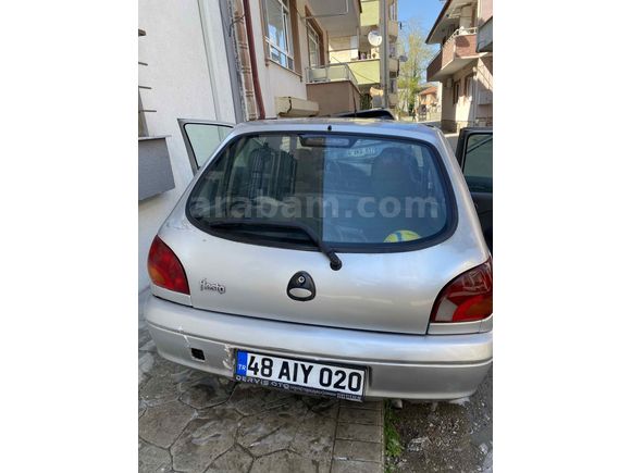 FORD FİESTA 2001 - 220 BİNDE
