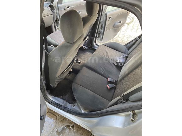 FORD FİESTA 2001 - 220 BİNDE