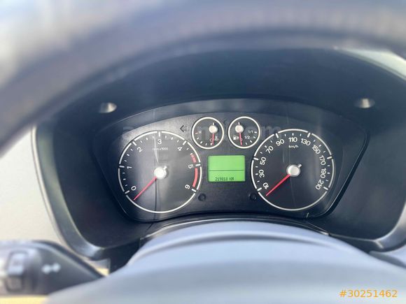 Sahibinden Ford Tourneo Connect 110PS 2010 Model 