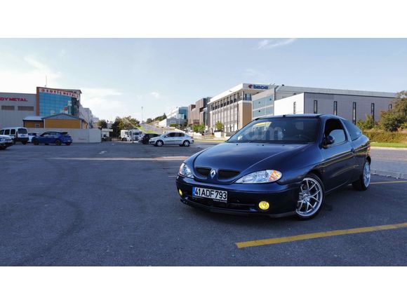 Sahibinden Renault Megane 1.6 Coupe Privilege 2000 Model 