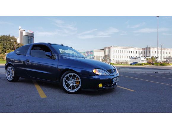 Sahibinden Renault Megane 1.6 Coupe Privilege 2000 Model 