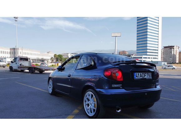 Sahibinden Renault Megane 1.6 Coupe Privilege 2000 Model 