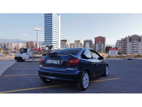 Sahibinden Renault Megane 1.6 Coupe Privilege 2000 Model 