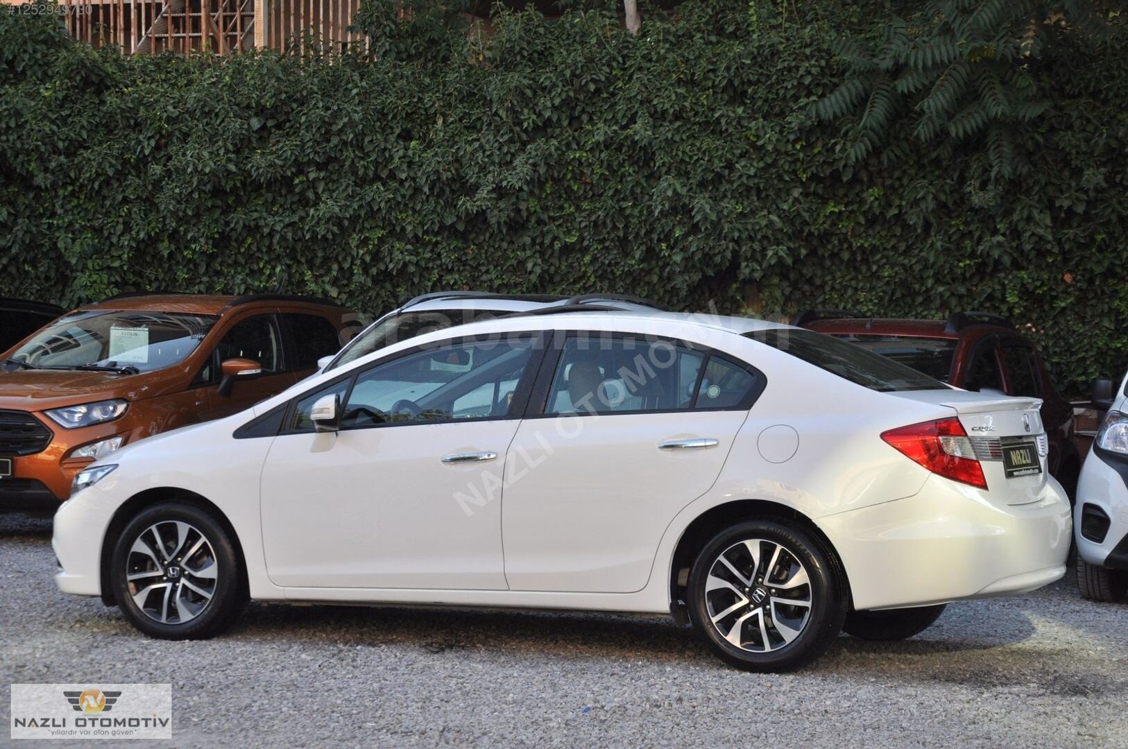 Galeriden Honda Civic 1.6i VTEC Eco Elegance 2015 Model İstanbul 176.000 km Beyaz 5