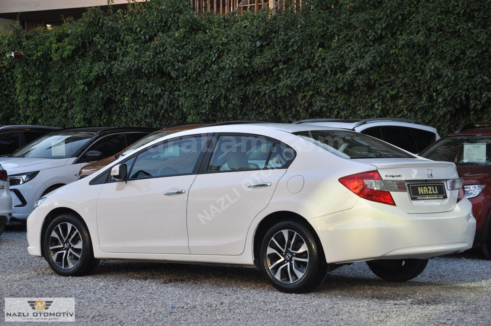 Galeriden Honda Civic 1.6i VTEC Eco Elegance 2015 Model İstanbul 176.000 km Beyaz 6