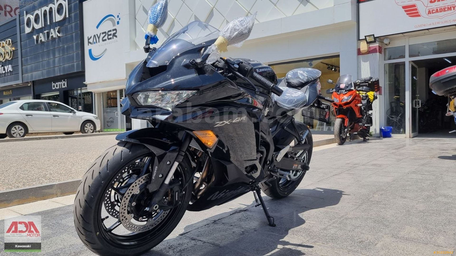 Galeriden Kawasaki Ninja ZX-4R 2025 Model Konya 0 km Siyah