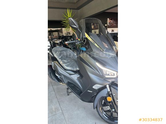 ALABAŞ MOTOR SYM JOYMAXZ+PLUS HEMEN TESLİM 2025 MODEL EURO+