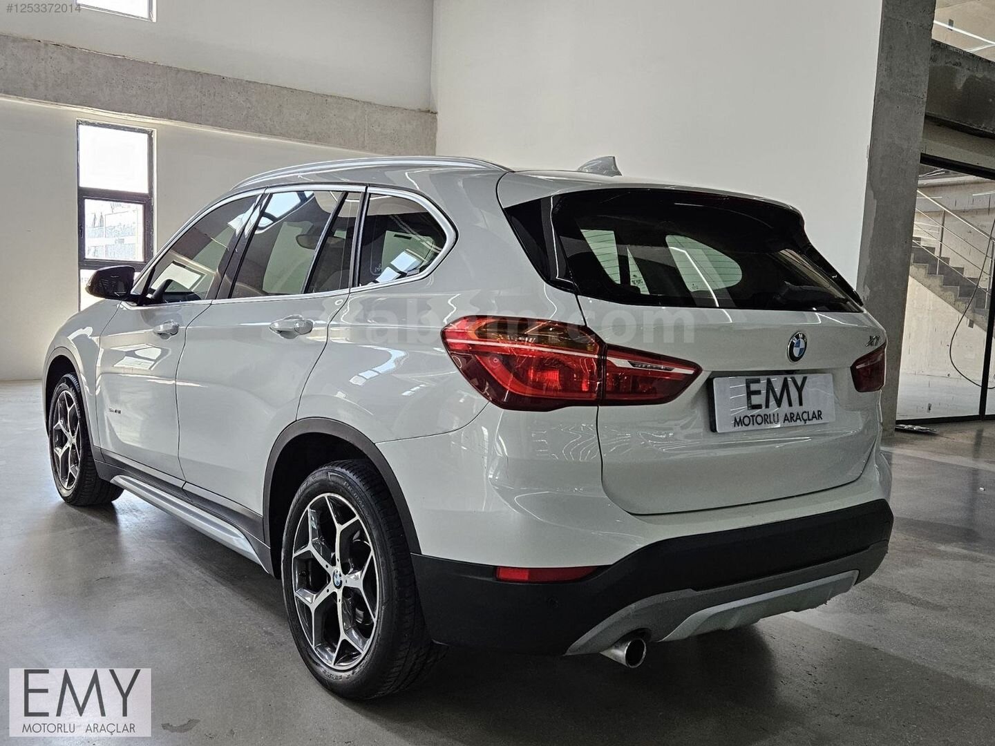 EMY DEN BMW X1 XLINE ISITMA-CAM TAVAN-ELEKTRIKLI BAGAJ 5
