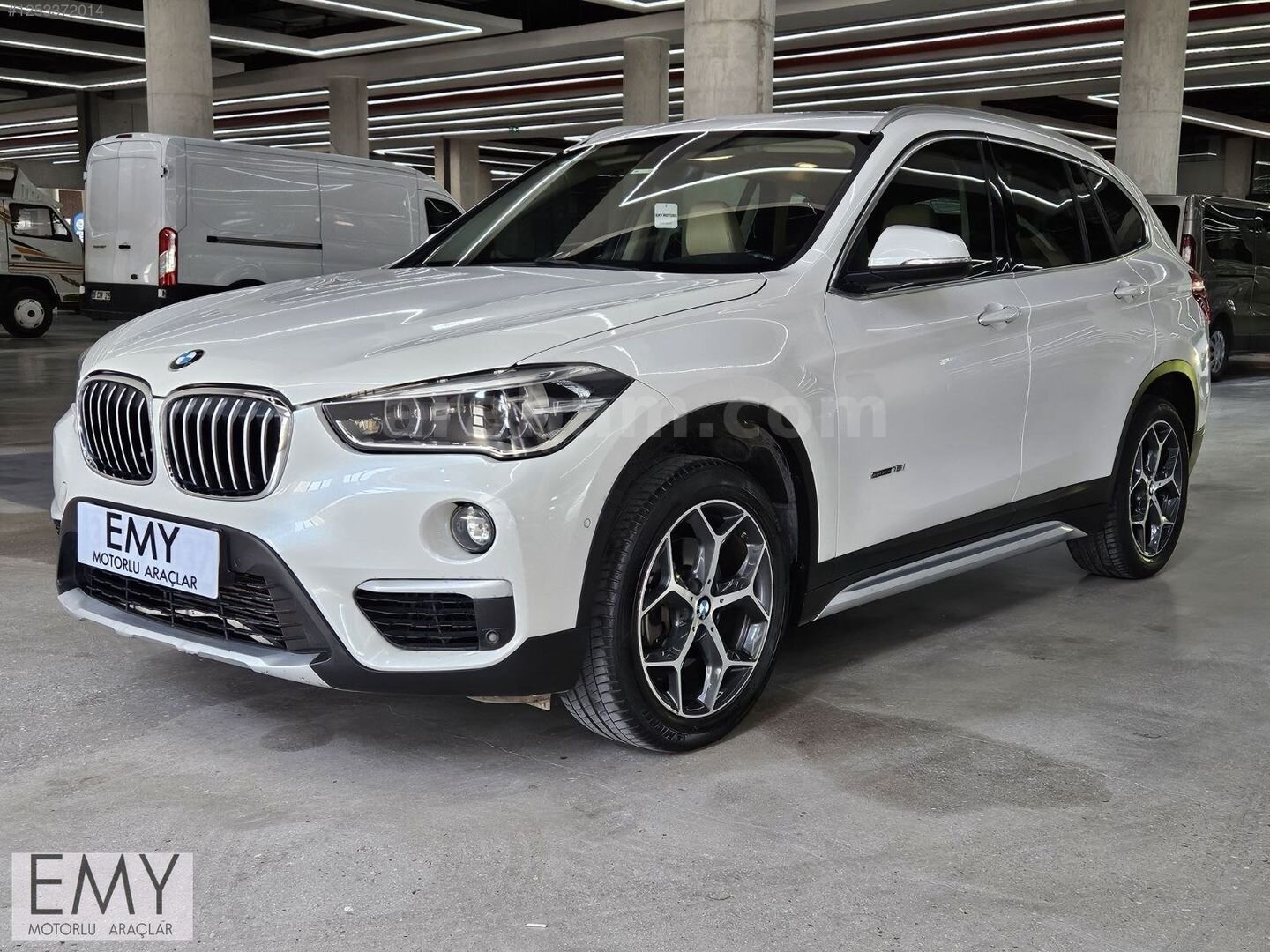 EMY DEN BMW X1 XLINE ISITMA-CAM TAVAN-ELEKTRIKLI BAGAJ 3