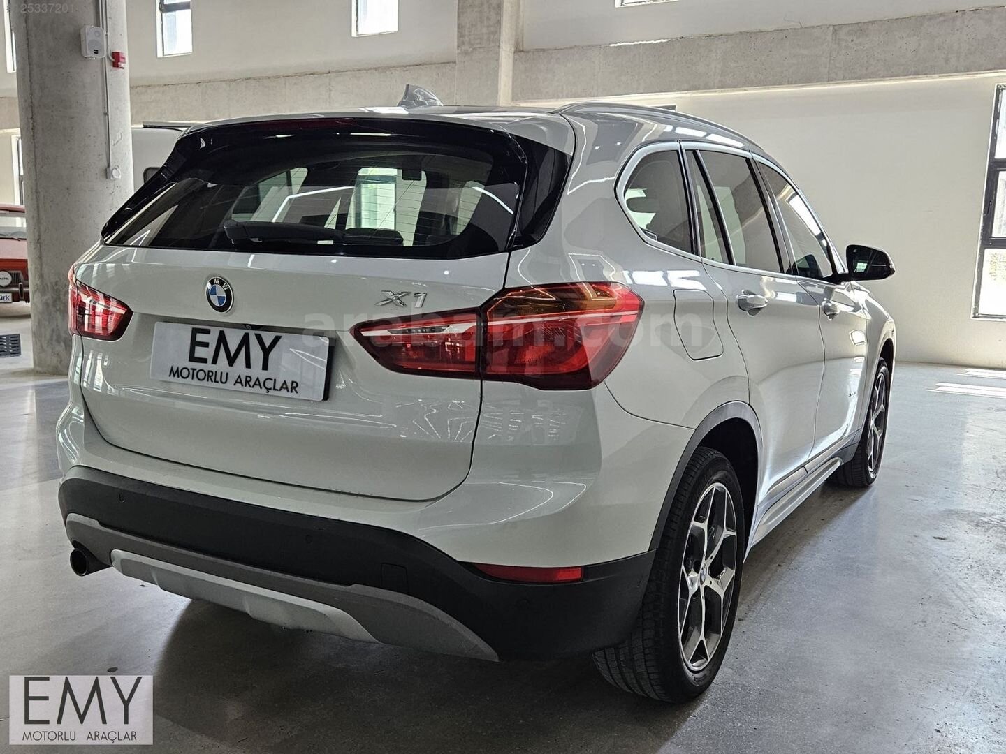 EMY DEN BMW X1 XLINE ISITMA-CAM TAVAN-ELEKTRIKLI BAGAJ 7