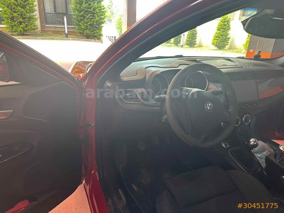 Sahibinden Alfa Romeo Giulietta 1.6 JTD Distinctive 2013 Model 