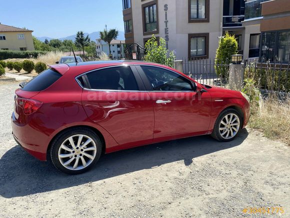 Sahibinden Alfa Romeo Giulietta 1.6 JTD Distinctive 2013 Model 