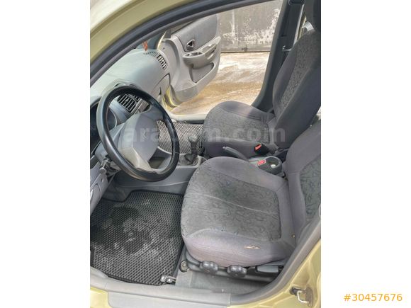 Düşük Km Hyundai Accent 1.5 1.5i GLS 2001 Model 
