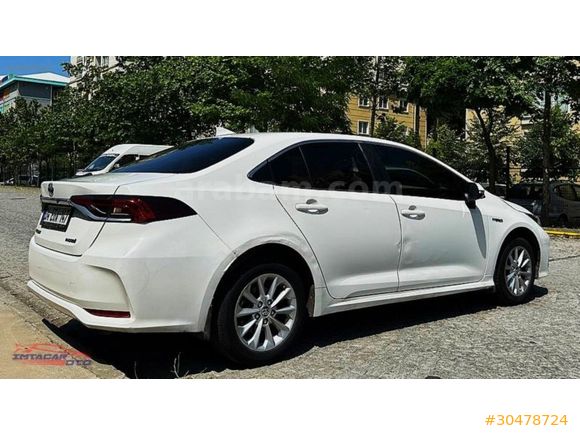2021 Corolla 1.8 Hybrid Dream e-CVT 95 BİNDE OLUP BAKIMLIDIR