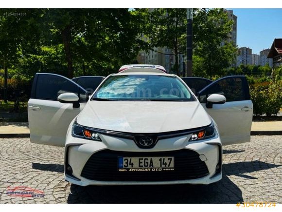 2021 Corolla 1.8 Hybrid Dream e-CVT 95 BİNDE OLUP BAKIMLIDIR