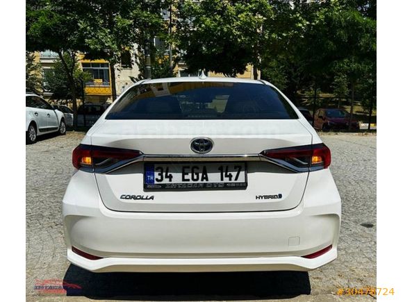 2021 Corolla 1.8 Hybrid Dream e-CVT 95 BİNDE OLUP BAKIMLIDIR