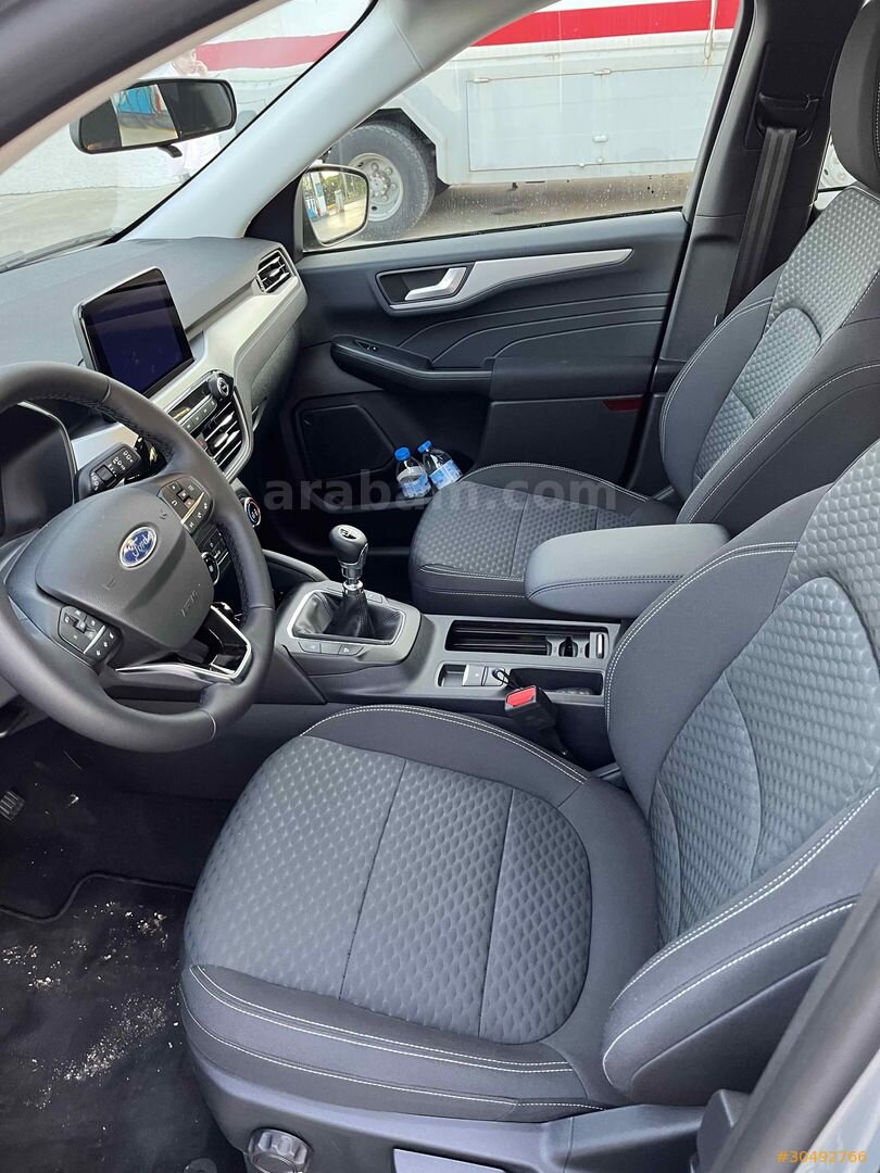 Sahibinden Ford Kuga 1.5 EcoBoost Style 2023 Model Yalova 23.500 km Gri (Gümüş) 7