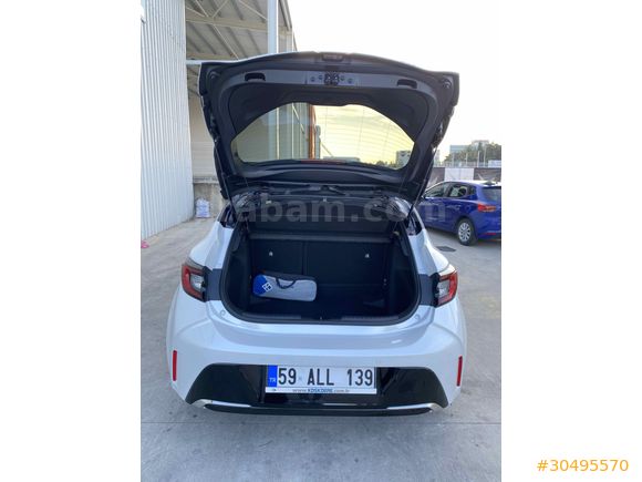 Sahibinden Toyota Corolla 1.8 Hybrid Passion X-Pack 2024 Model 
