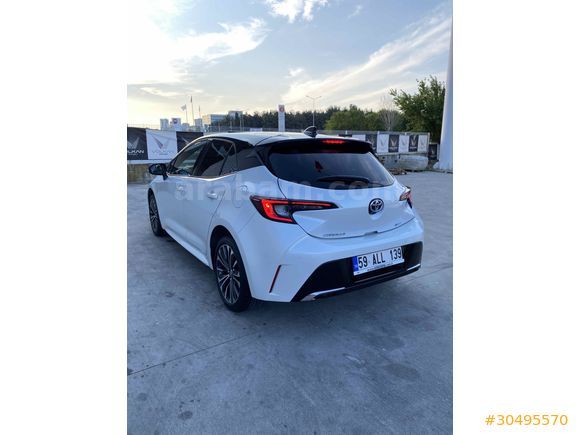 Sahibinden Toyota Corolla 1.8 Hybrid Passion X-Pack 2024 Model 