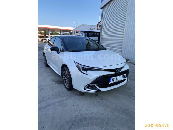 Sahibinden Toyota Corolla 1.8 Hybrid Passion X-Pack 2024 Model 