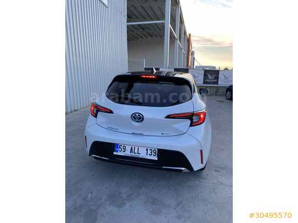 Sahibinden Toyota Corolla 1.8 Hybrid Passion X-Pack 2024 Model 