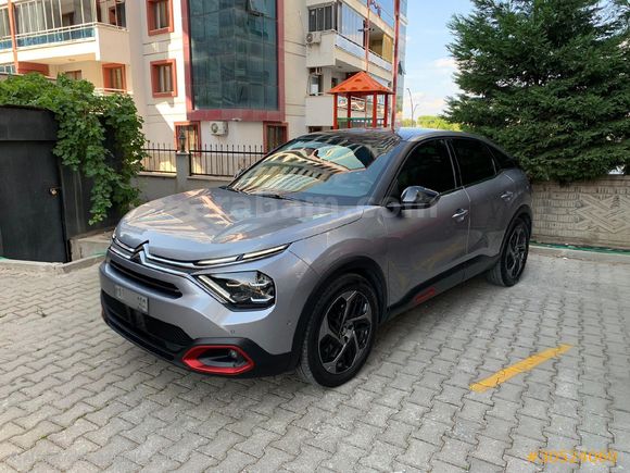 Sahibinden Kazasız Yetkili Servis Bakımlı Citroen C4 1.2 PureTech Shine Bold 2022 Model