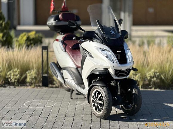 MotoFinans'tan Peugeot Metropolis 400