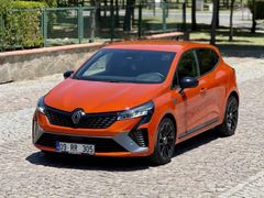 2024 CLİO 1.0 TCe TECHNO ESPRİT ALPİNE X-TRONİC SADECE 30.000 KM