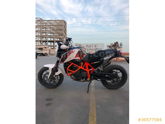 KTM duke 690 