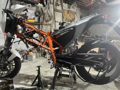 KTM duke 690 