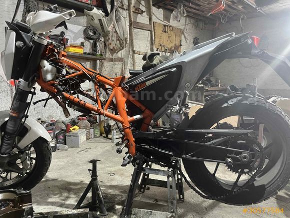 KTM duke 690 