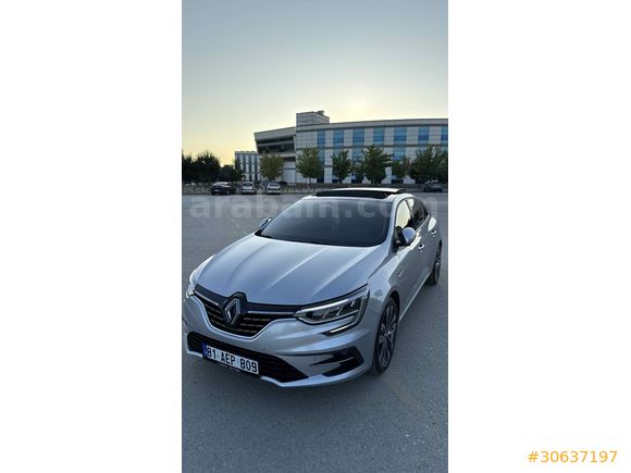 Sahibinden Renault Megane 1.3 TCe Icon 2025 Cam Tavan 18 Elmas kesim jant Gri (Gümüş)