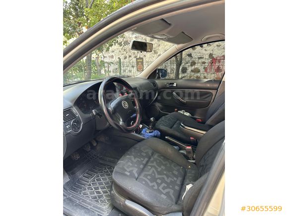 Volkswagen Golf 1.6 Trendline 2000 Model 