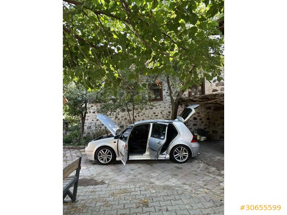 Volkswagen Golf 1.6 Trendline 2000 Model 