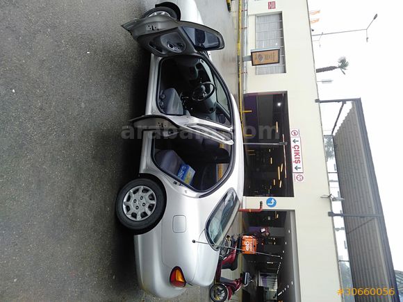 Memurdan Klimalı Hyundai Elantra 1.6 GLS 2001 Model  