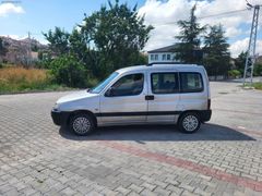 2002 model otomobil ruhsatlı düşük kmli