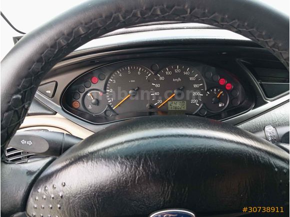 Sahibinden Ford Focus 1.6 Ghia 2001 Model 