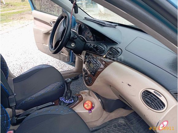 Sahibinden Ford Focus 1.6 Ghia 2001 Model 
