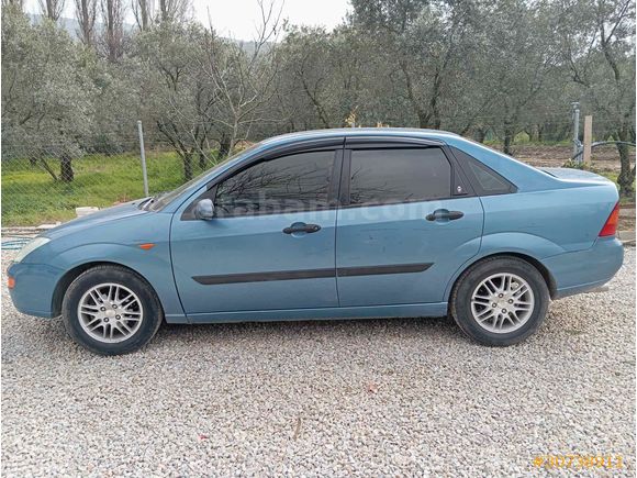 Sahibinden Ford Focus 1.6 Ghia 2001 Model 